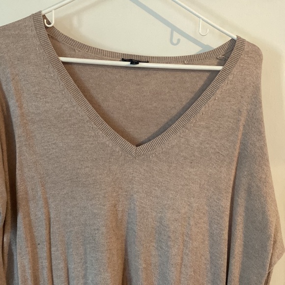 Express Sweater - Picture 3 of 4